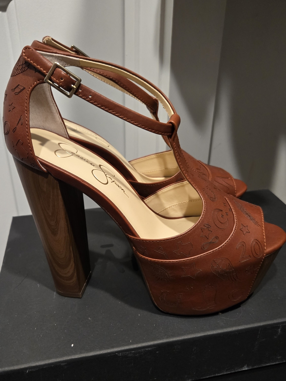 Jessica Simpson Dany Brown Leather Platform T-Strap Heels